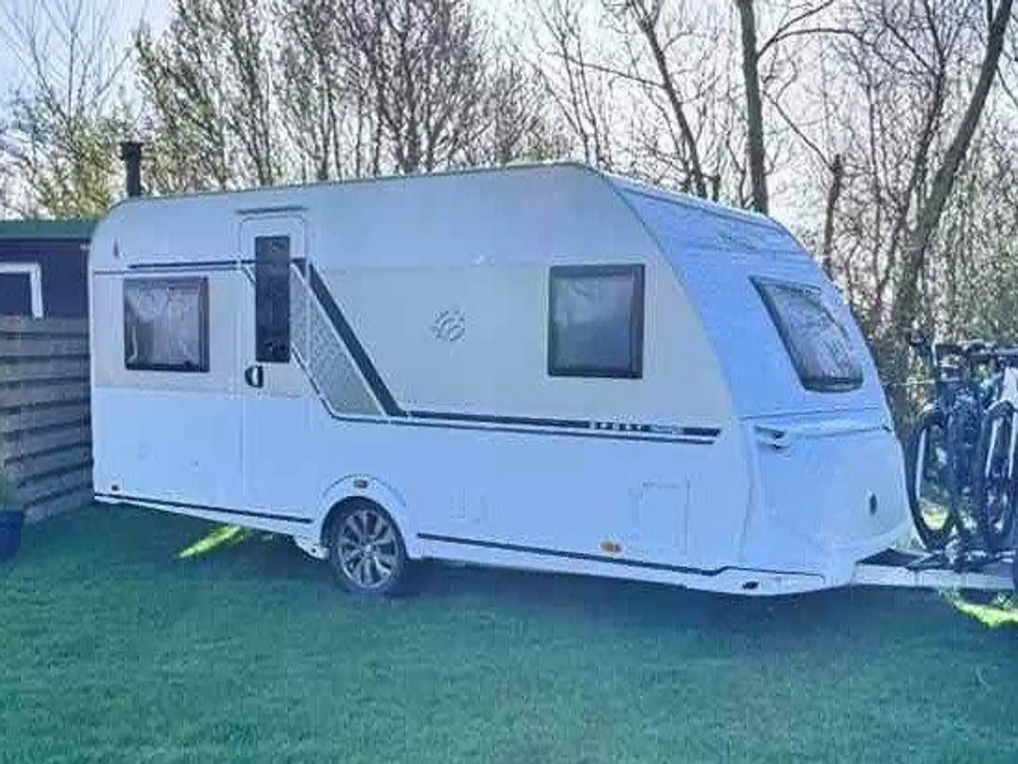 Caravans-Wohnm Knaus 450 FU ePower Weiß - 1