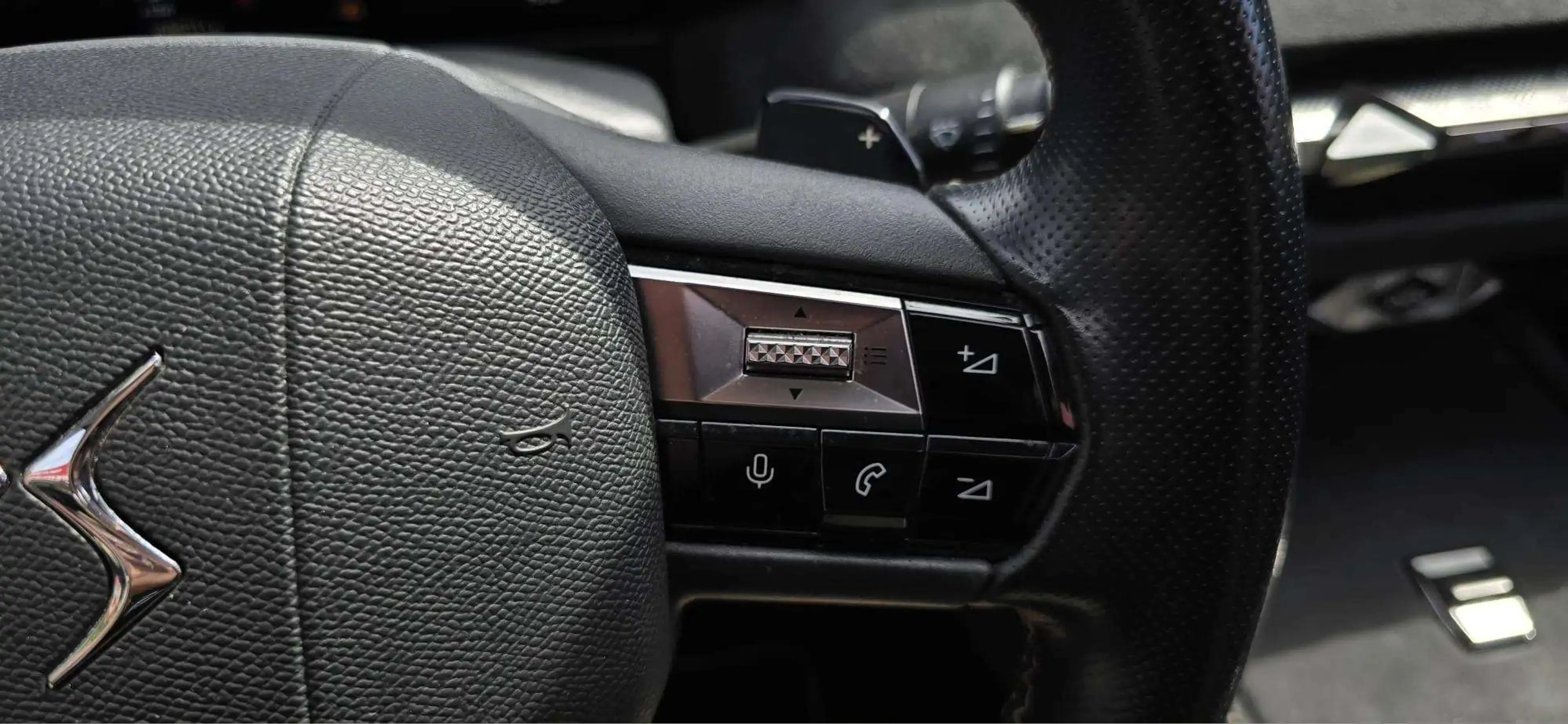 DS Automobiles DS 4 DS 4 1.5 BOITE AUTO- CAR PLAY - TOIT OUVRANT — photo 14