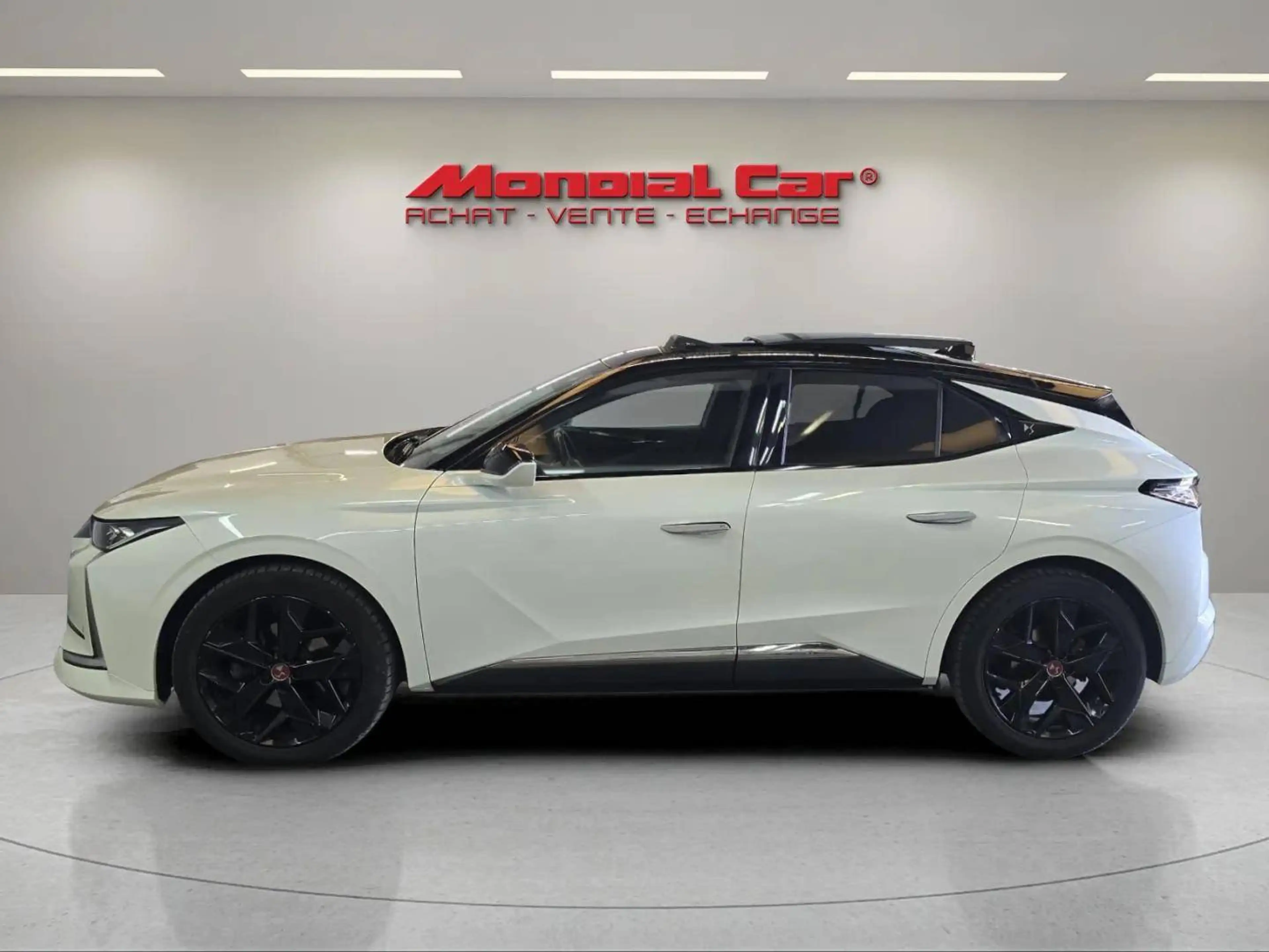 DS Automobiles DS 4 DS 4 1.5 BOITE AUTO- CAR PLAY - TOIT OUVRANT — photo 3