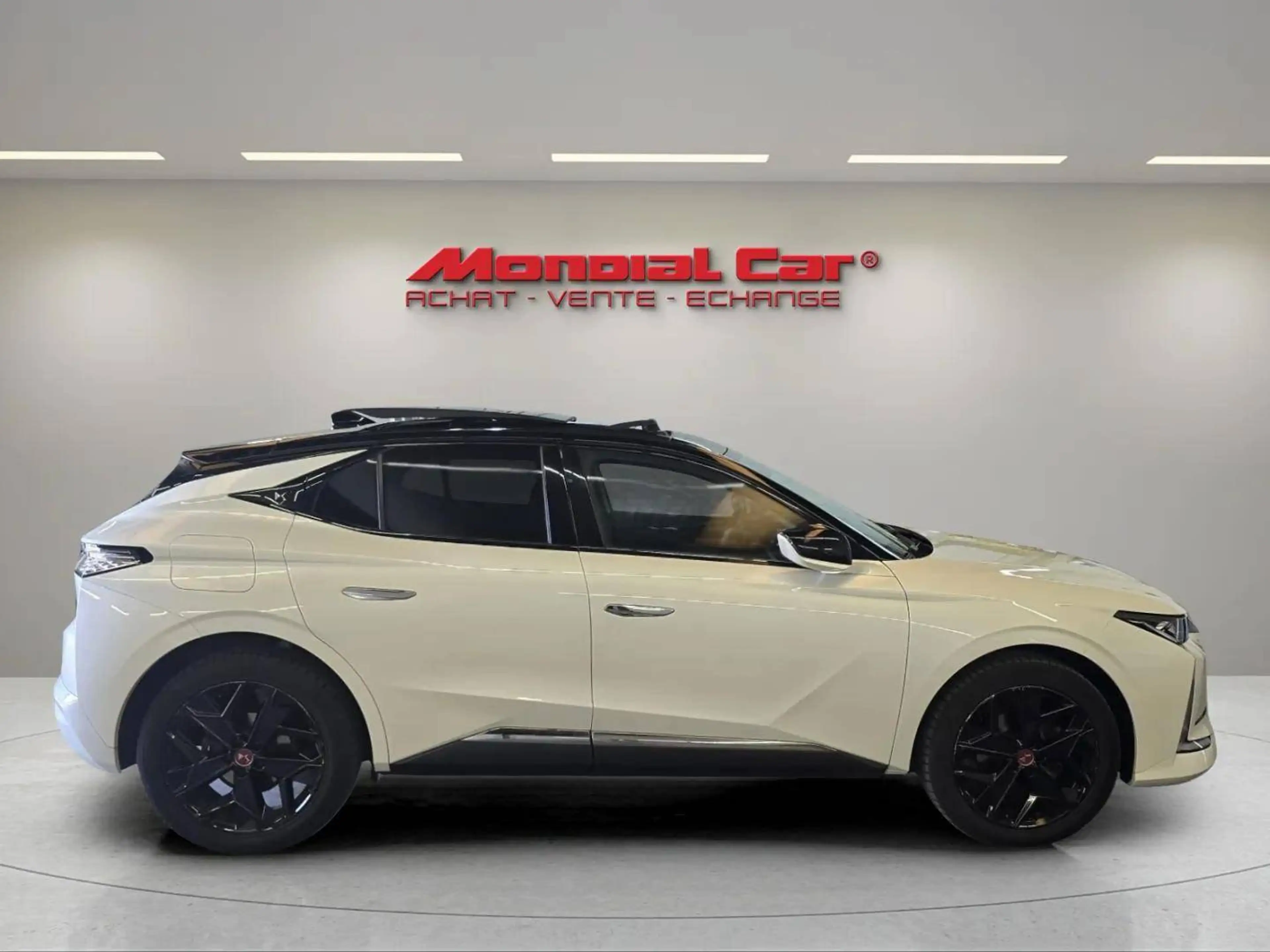 DS Automobiles DS 4 DS 4 1.5 BOITE AUTO- CAR PLAY - TOIT OUVRANT — photo 7