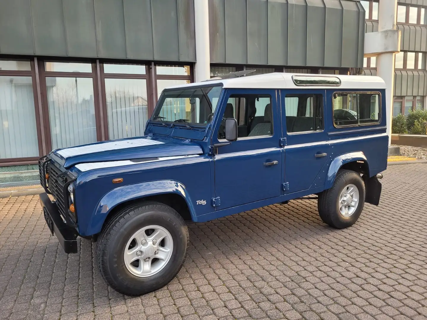 Land Rover Defender 110 Td5 Nur 129 Tkm-1 Hd-AHK 3.5 To !! Blau - 2