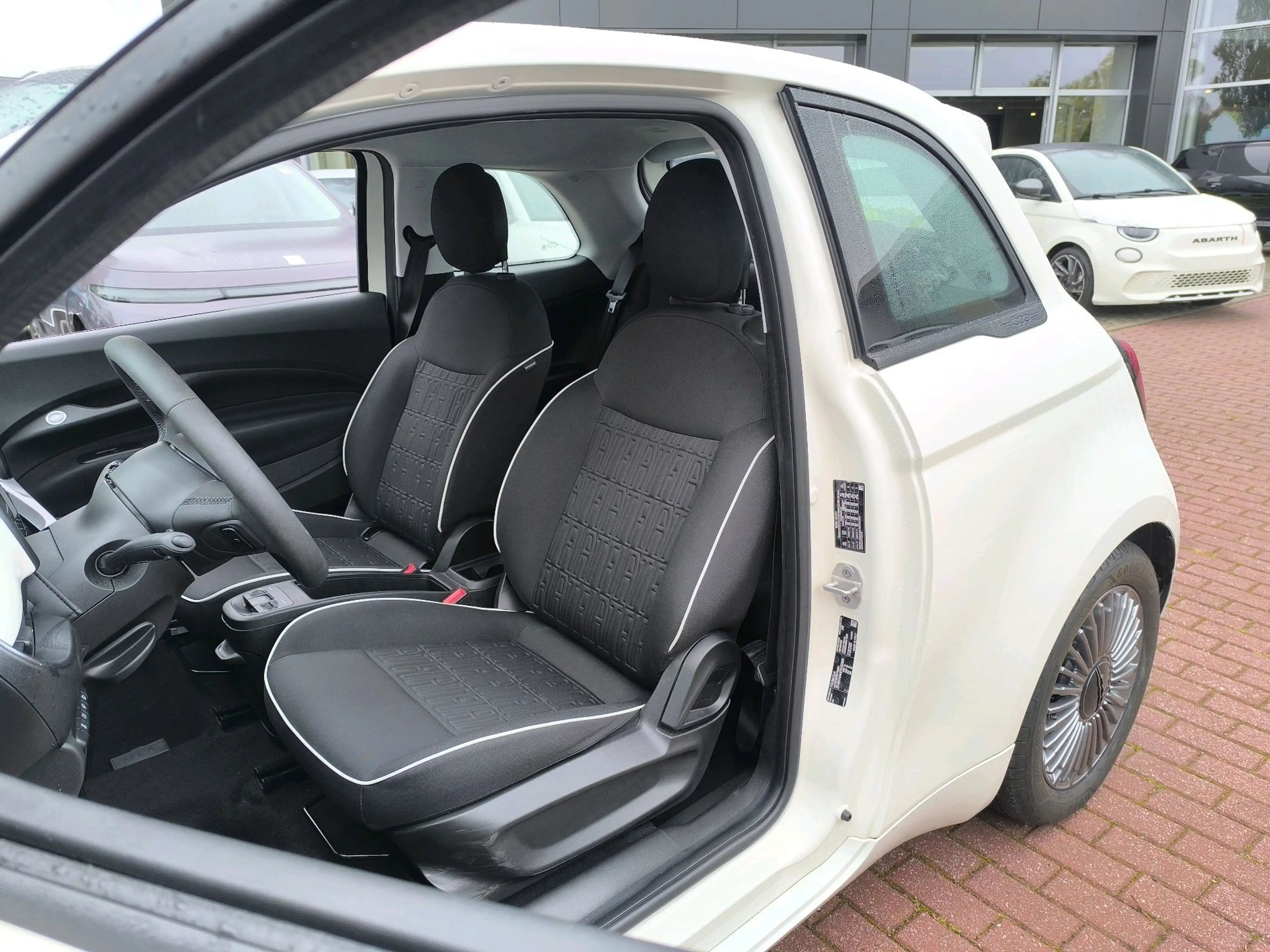 Fiat 500 e Basis — photo 9