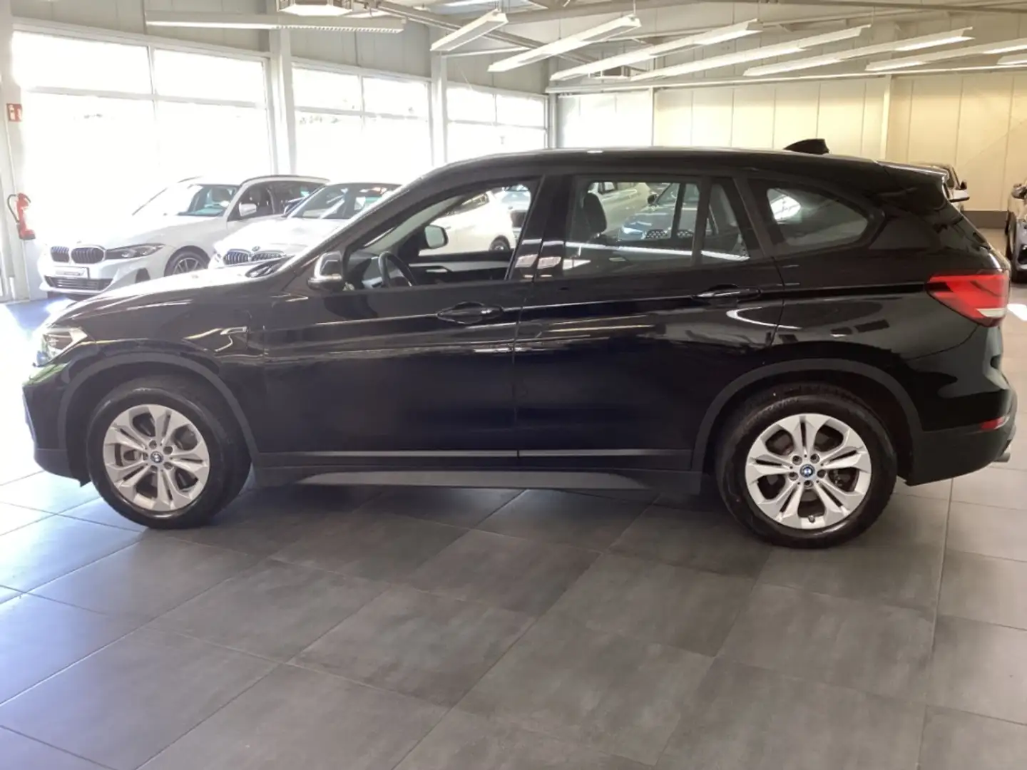 BMW X1 xDrive 25e A Navi Leder Memory Sitze LED El. Heckk - 2