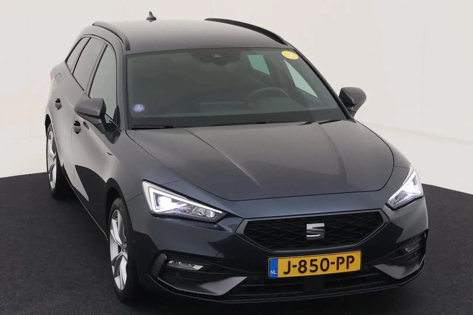SEAT Leon Sportstourer 1.5 TSI 150pk FR Launch Edition Grigio - 2