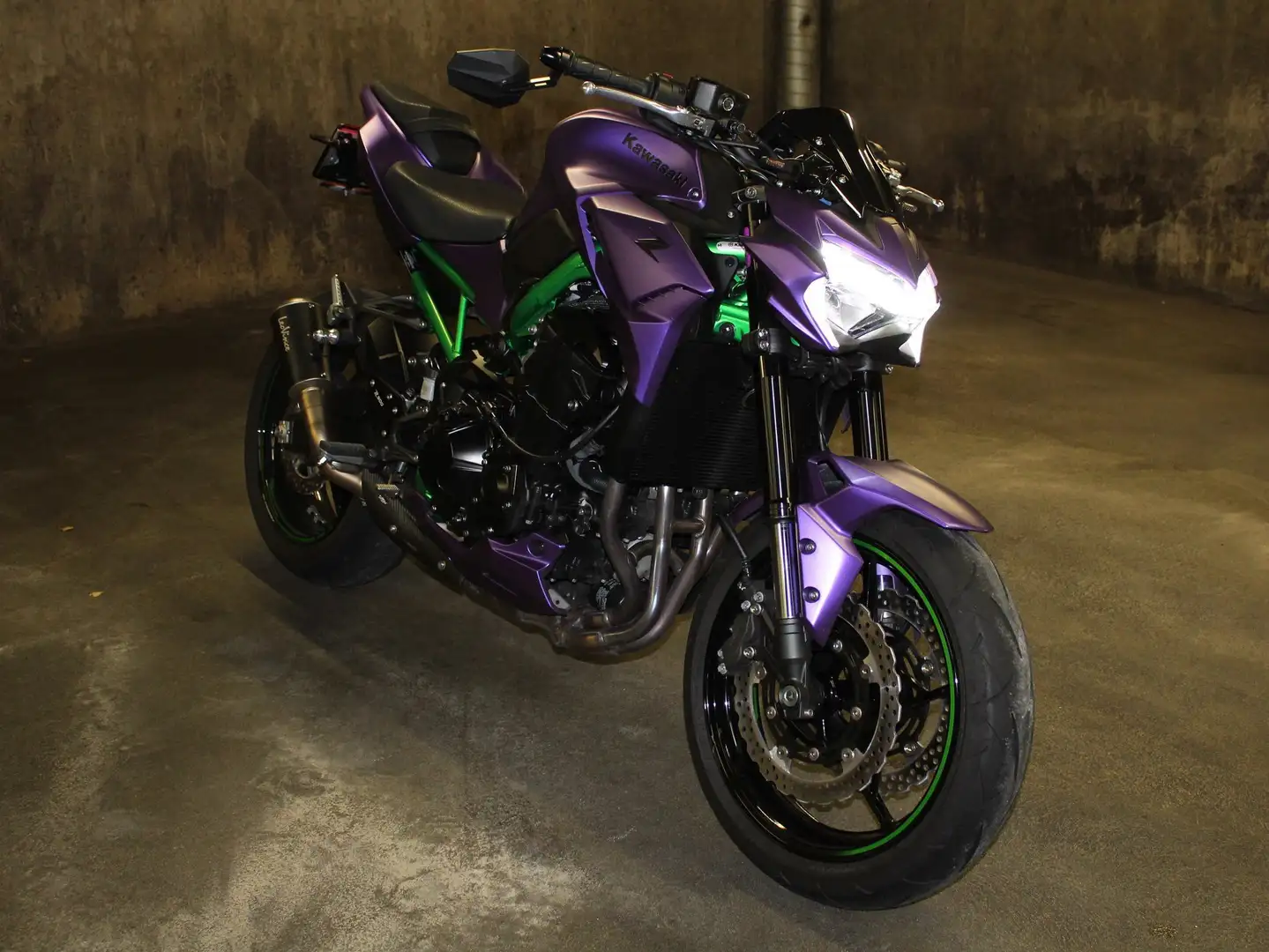 Kawasaki Z 900 Paars - 2