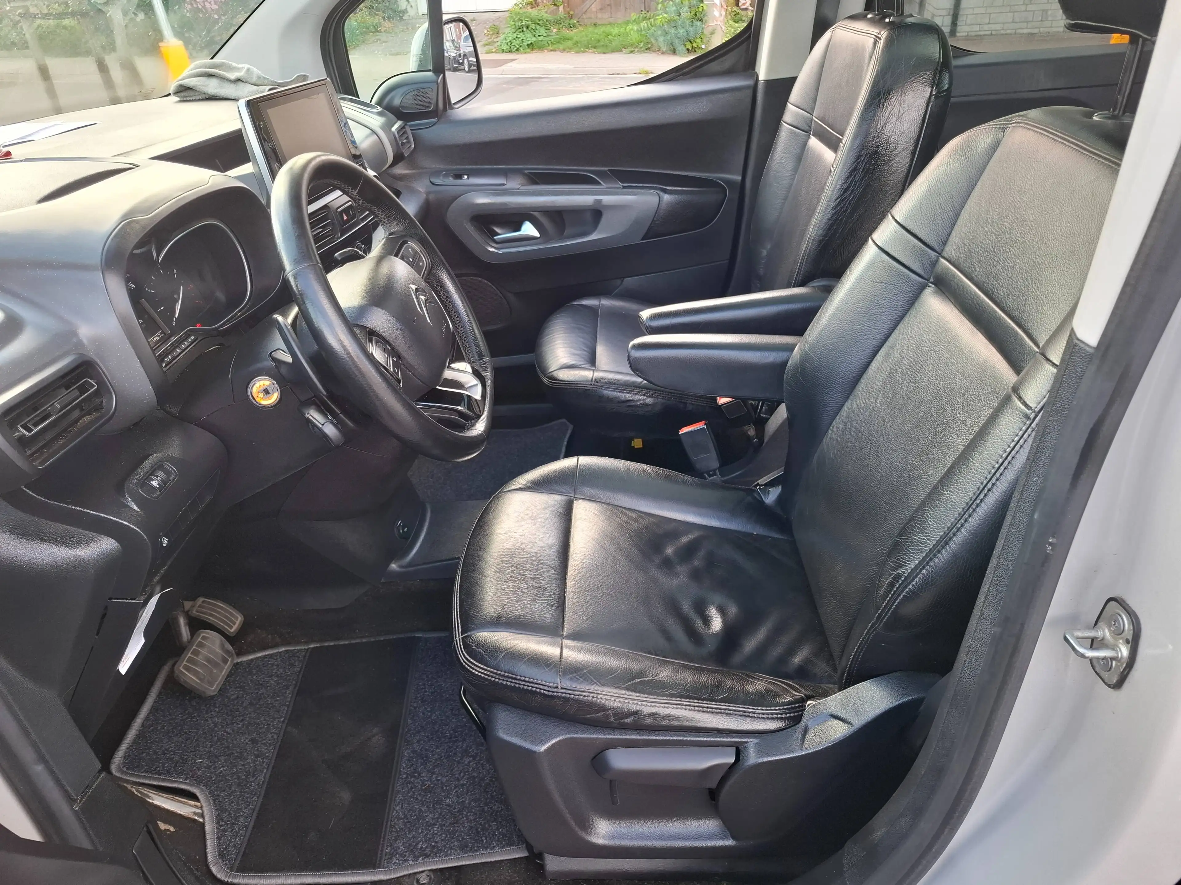Citroen Berlingo Berlingo 1.2 PureTech M Shine  AUTOMATIQUE — photo 9