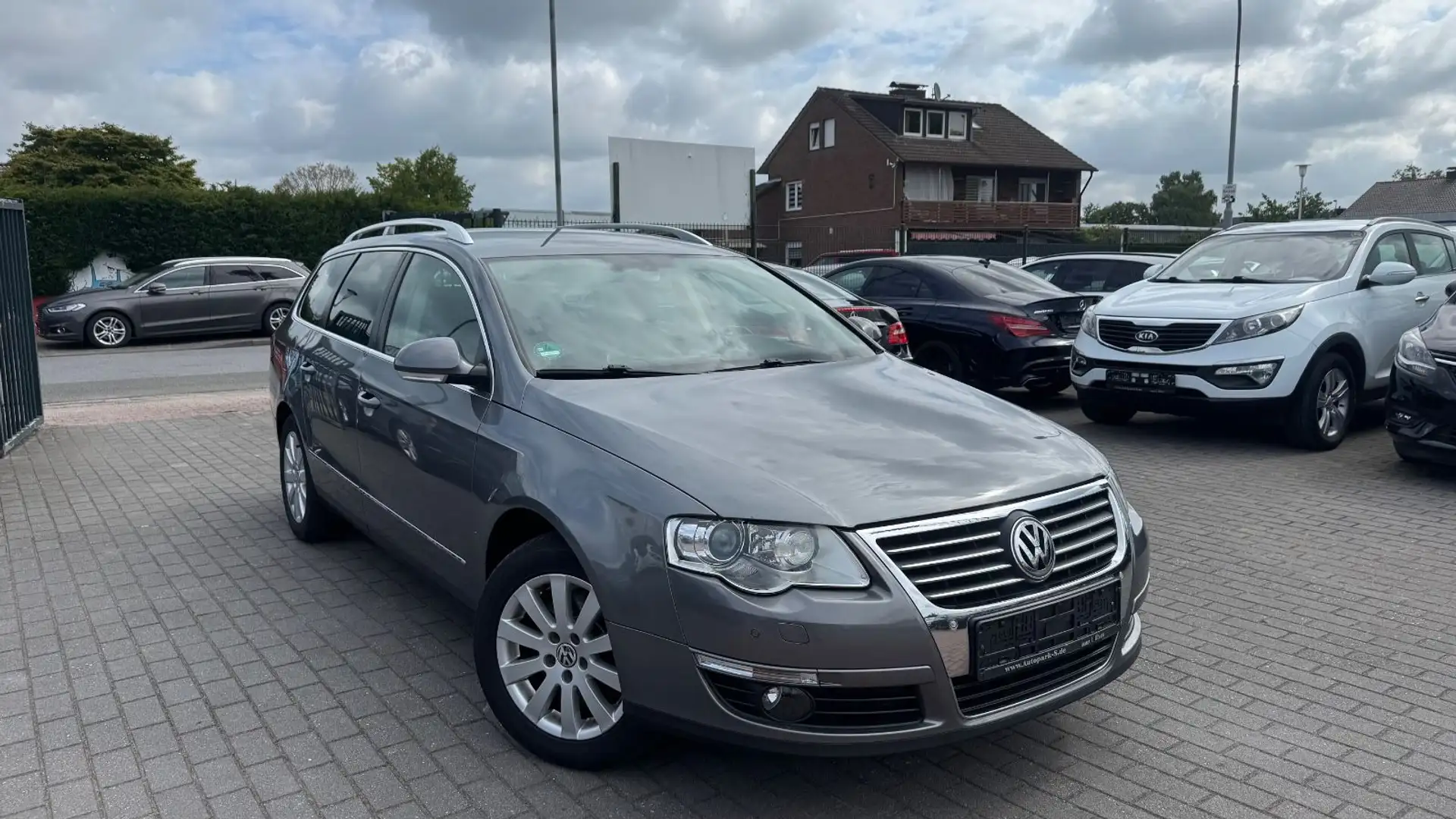Volkswagen Passat Variant Highline 2.0 TDI | NAVI | KLIMA Gris - 1
