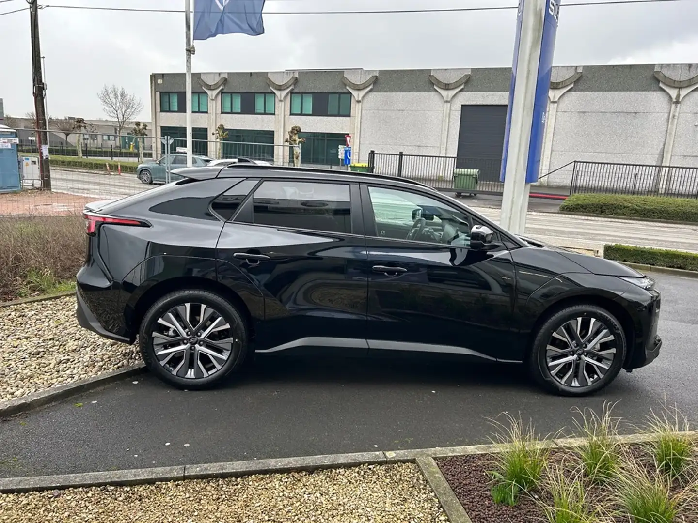 Subaru Solterra EV '4E-xperience+' | MY26 | Safe8 Schwarz - 2