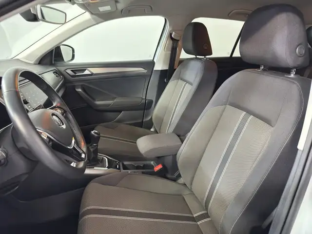 Volkswagen T-Roc view 15