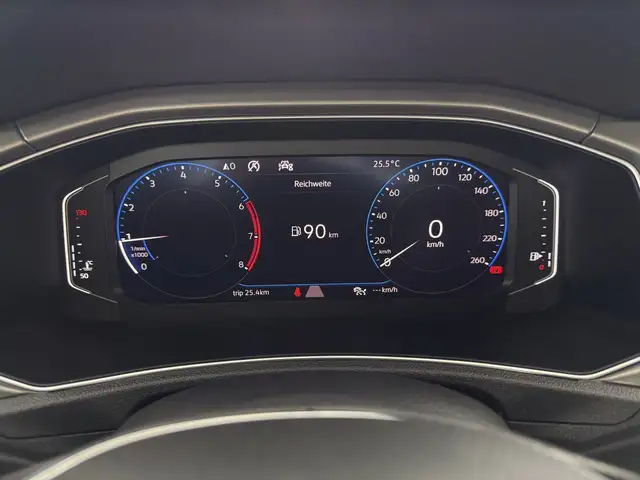 Volkswagen T-Roc view 9