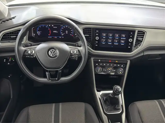 Volkswagen T-Roc view 7