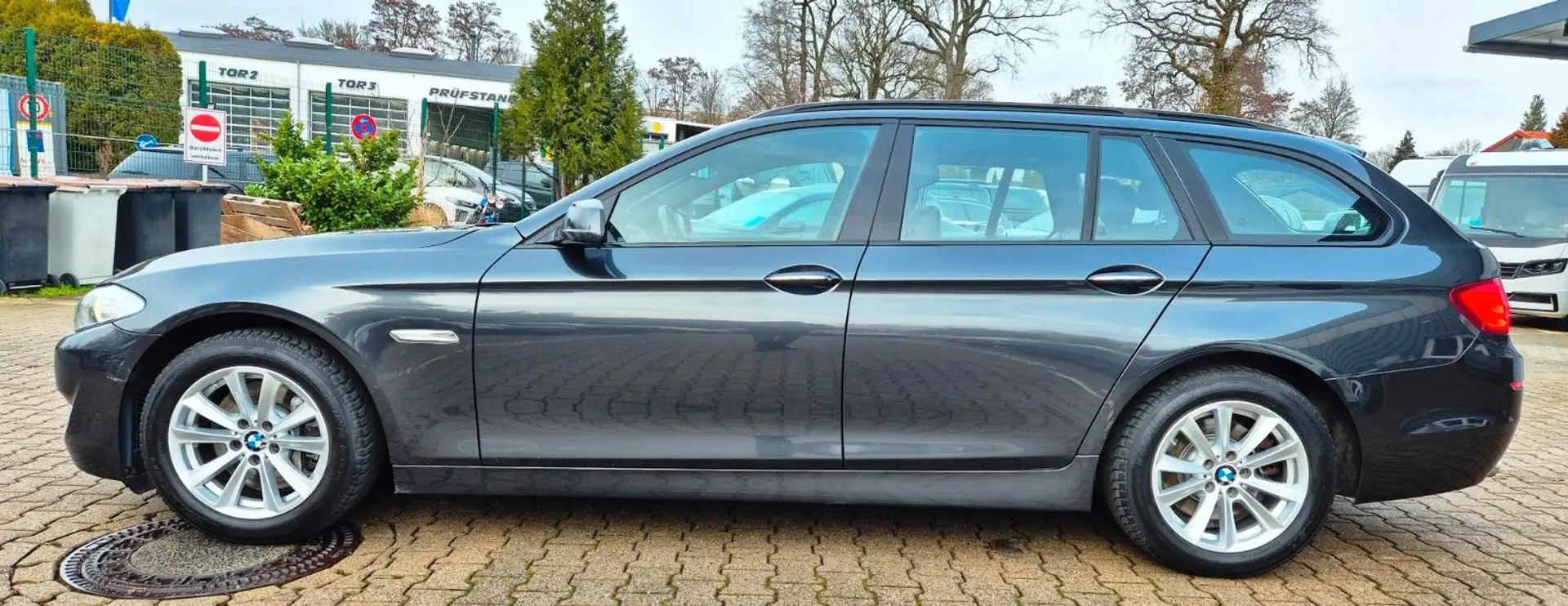 BMW 530 d Touring Head-Up Xenon Kette NEU AHK 2000KG Grau - 2