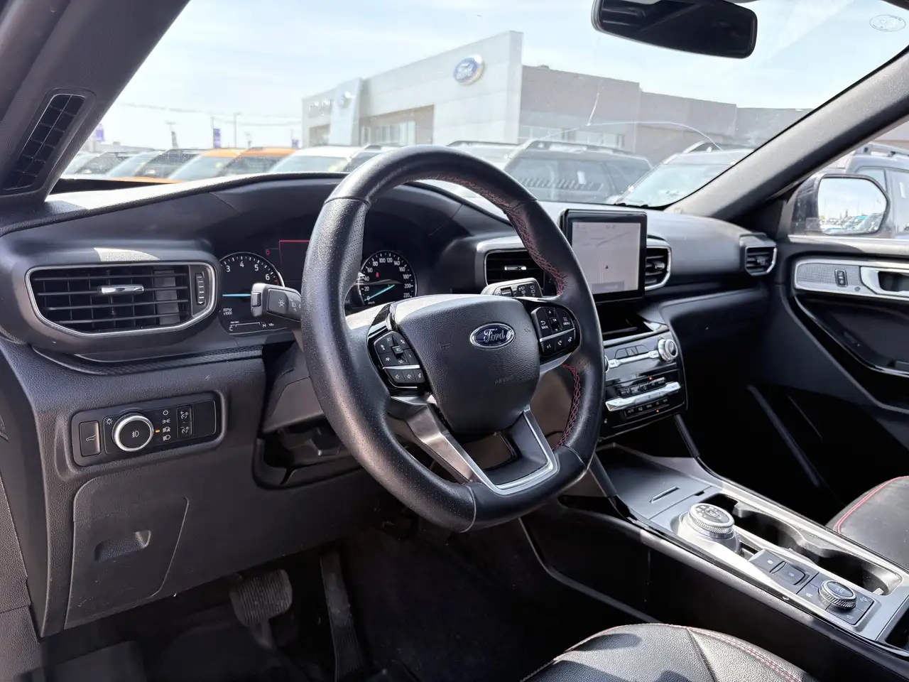 Ford Explorer снимка Ford Explorer