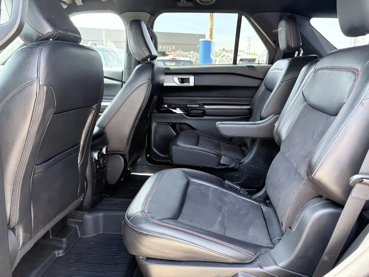Ford Explorer снимка Ford Explorer