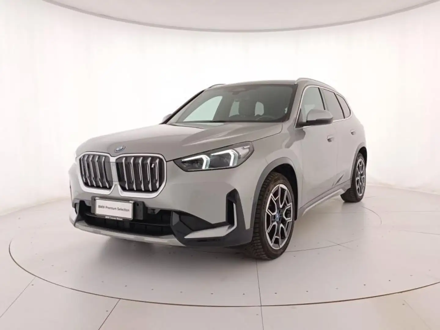 BMW iX1 30 xdrive X-Line Šedá - 1