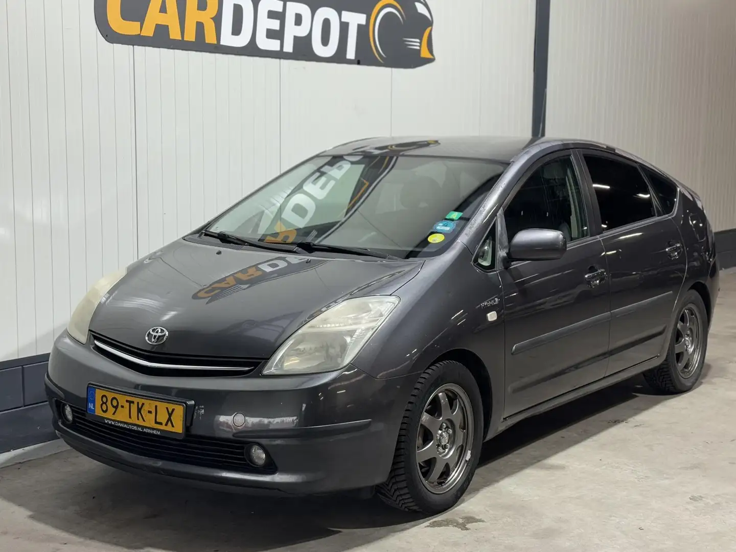 Toyota Prius 1.5 VVT-i Technisch 100 % Vol Jaar APK Grau - 1