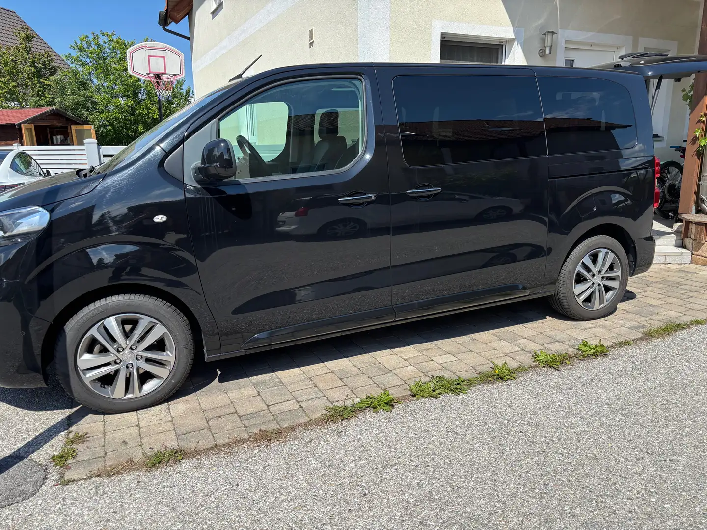 Peugeot Traveller Traveller Business VIP L2 BlueHDI 180 S Schwarz - 1