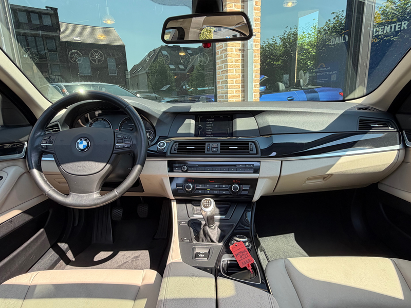 BMW 525 dAuto I Pano I Xénon I Carnet I Navi — photo 2