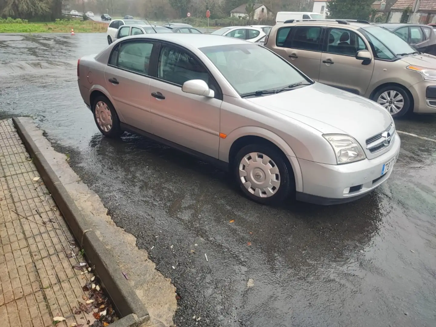 Opel Vectra 2.2DTi 16v Club Gris - 2