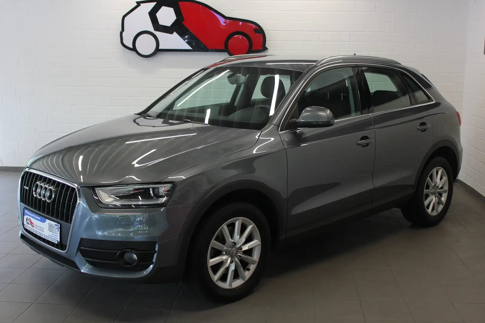 Audi Q3 2.0 TDI quattro Xenon Shzg Navi PDC BT RDC Tempoma Gris - 1