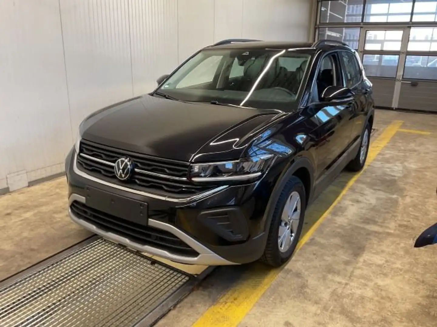 Volkswagen T-Cross 1.0 TSI Life DSG ACC Navi Sitzhzg Schwarz - 2