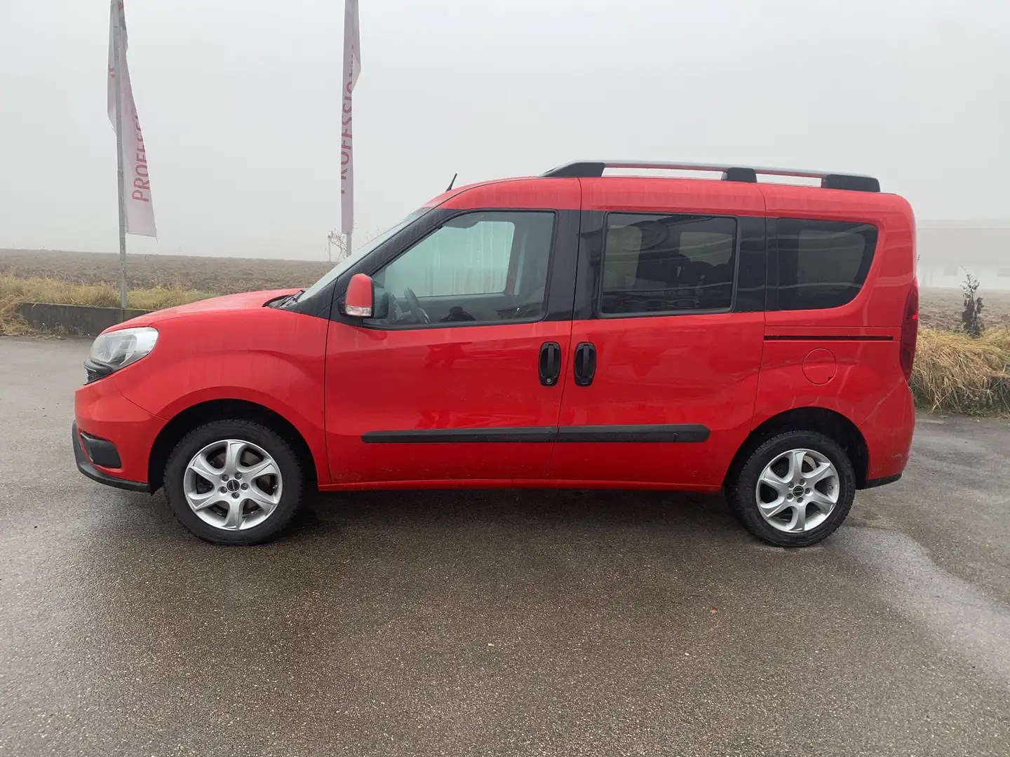 Fiat Doblo 1.4 16V Lounge 95PS Rot - 2