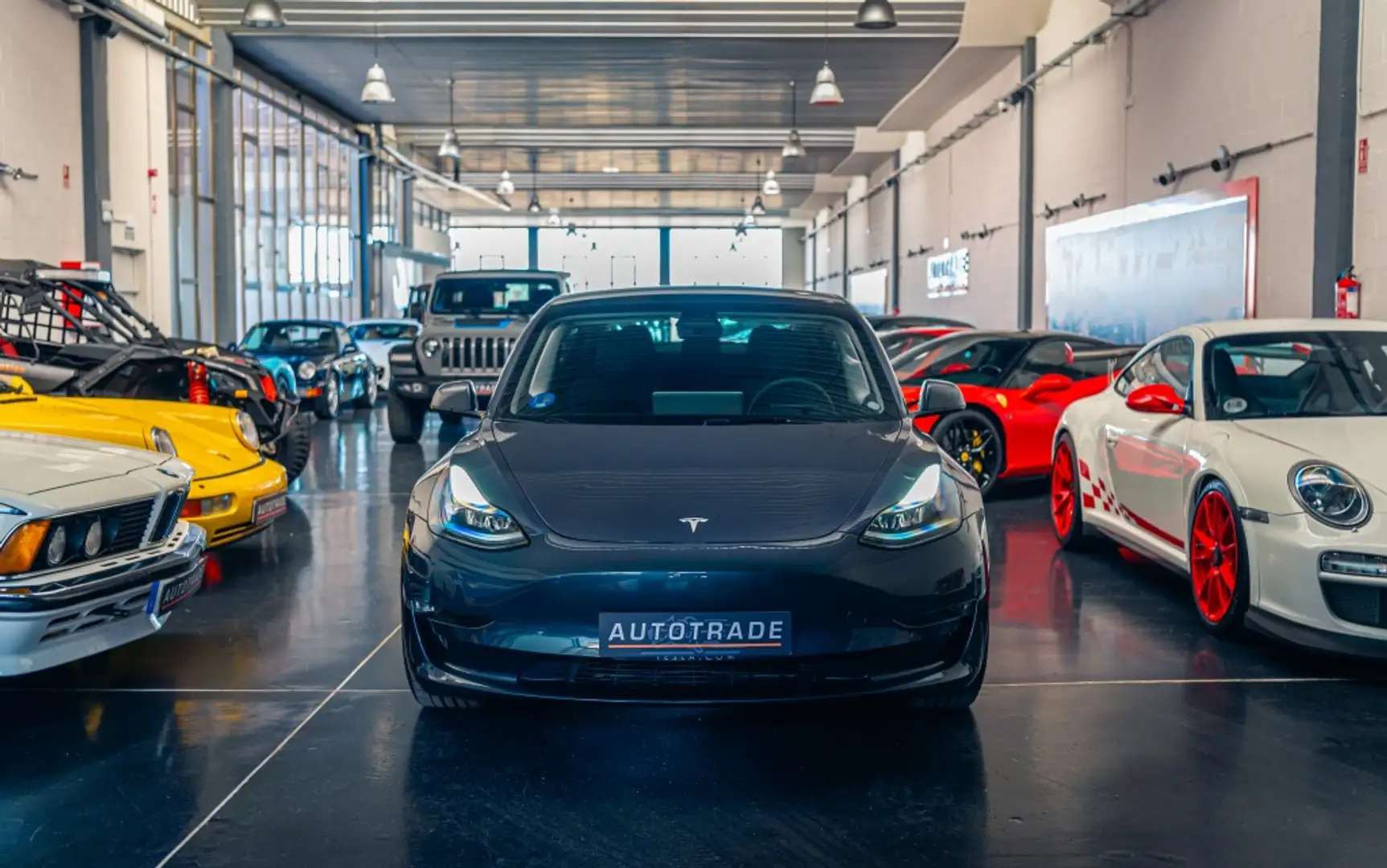 Tesla Model 3 Long-Range Dual Motor Performance AWD Gris - 2