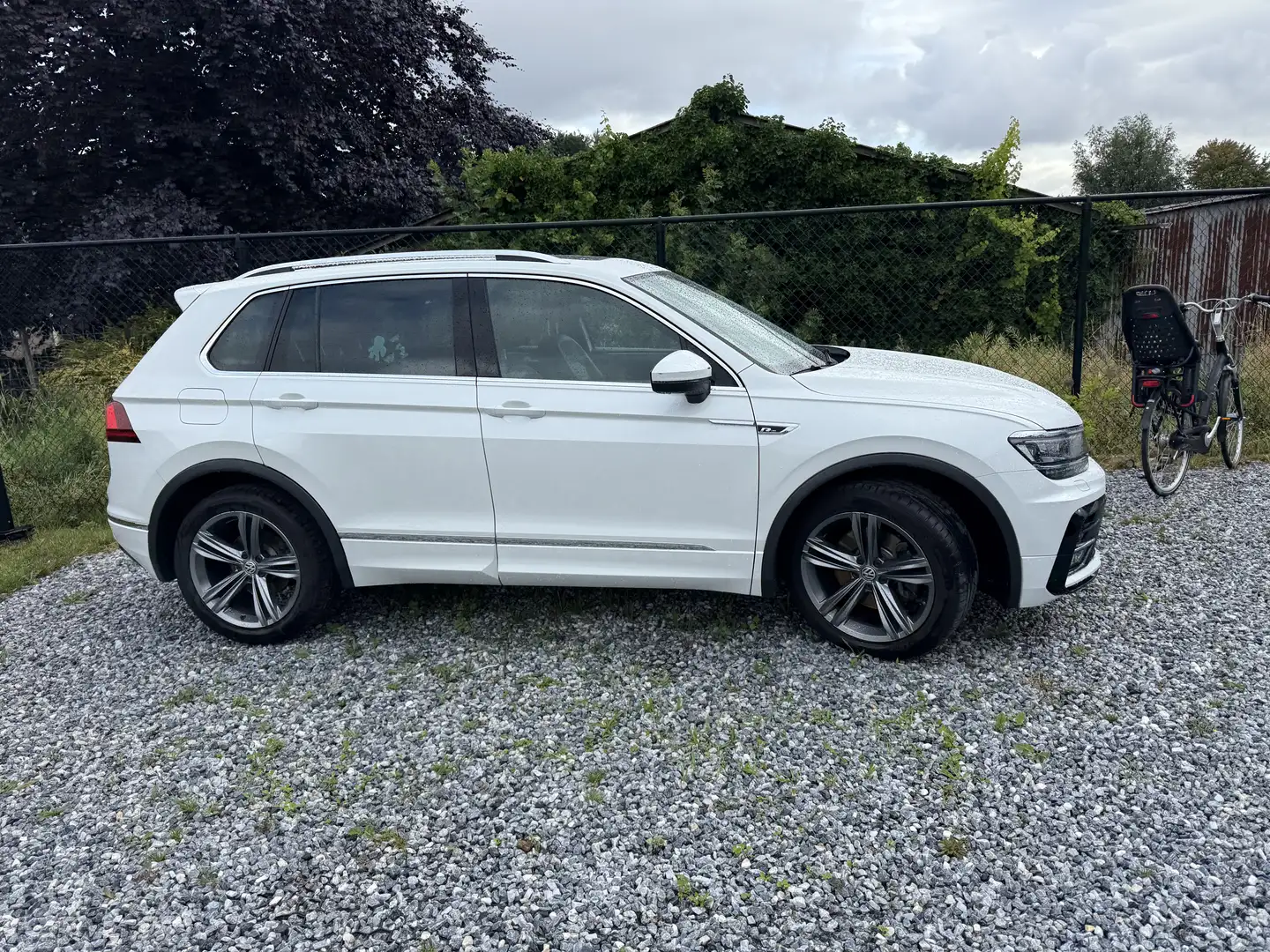 Volkswagen Tiguan 2.0 TSI 4Motion R line Pano DSG Wit - 2