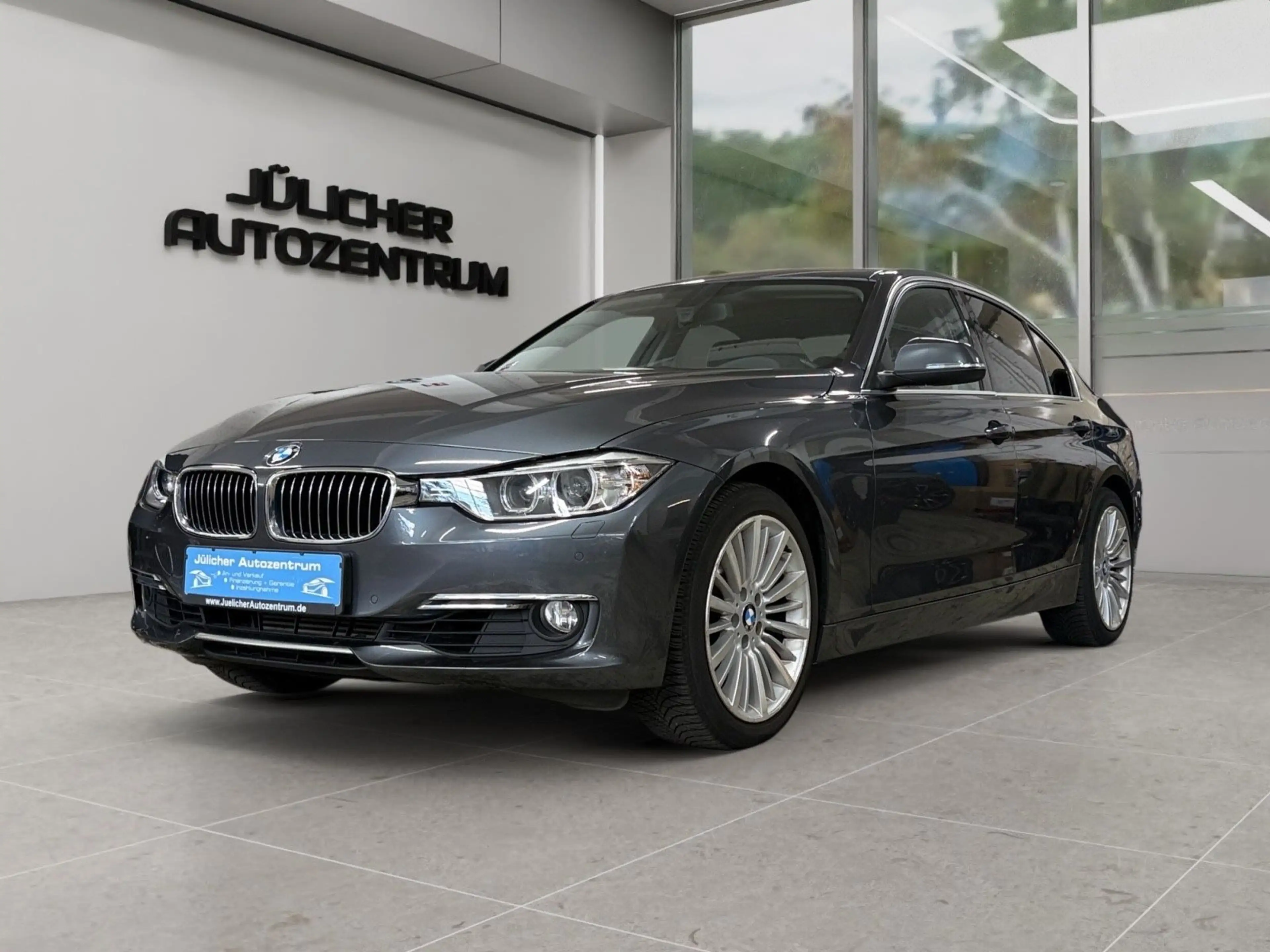 BMW 328 i Limousine, Inspektion + Tüv/Au Neu — photo 6