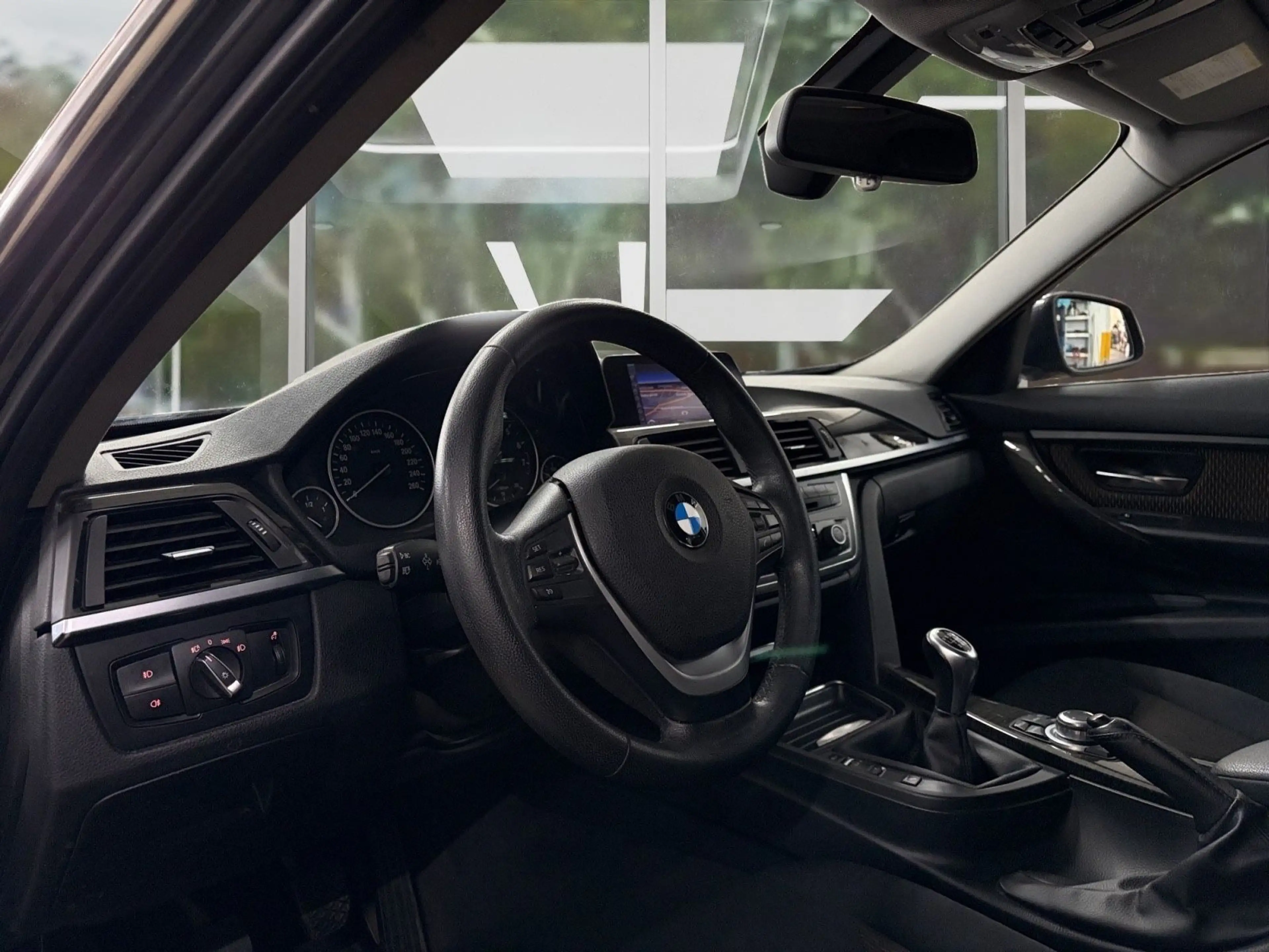 BMW 328 i Limousine, Inspektion + Tüv/Au Neu — photo 7