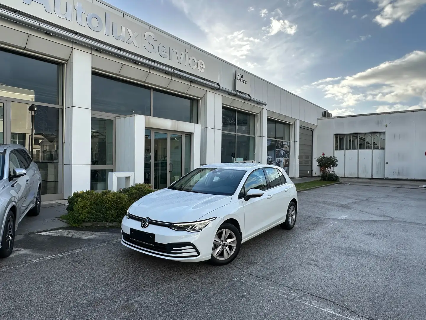 Volkswagen Golf 1.5 tgi Life 130cv Bianco - 1