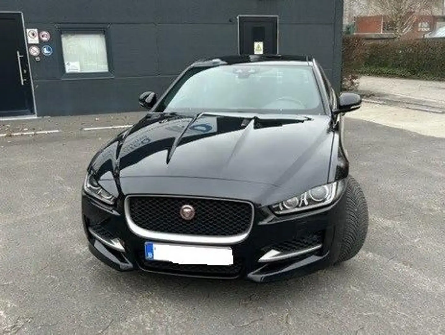 Jaguar XE XE 20d Aut. R-Sport Noir - 1