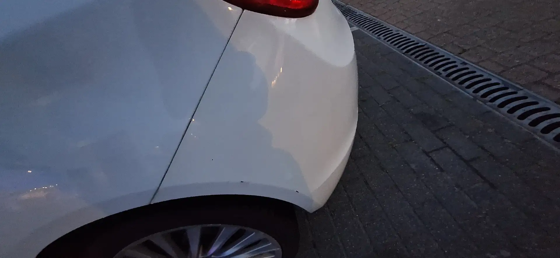 Alfa Romeo Giulietta Giulietta 1.6 JTDM 16V Blanc - 2