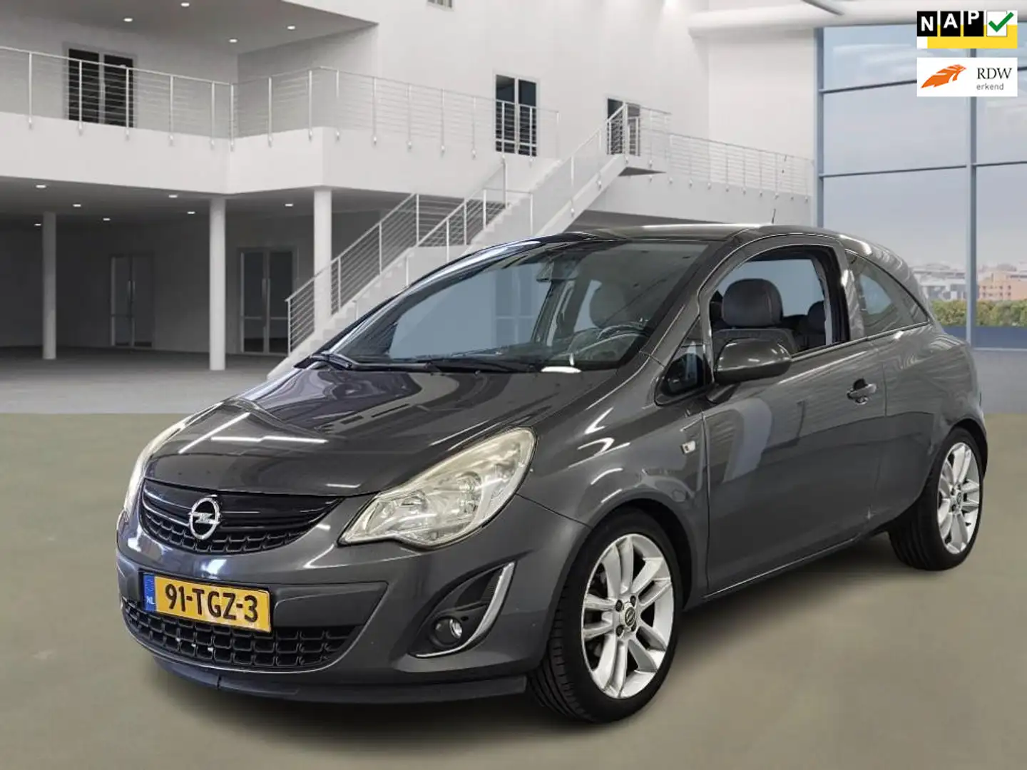 Opel Corsa 1.4-16V Color Edition // NAVI // Nieuwe APK Grijs - 1