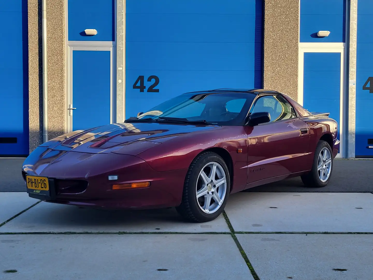 Pontiac Firebird 3.4 SE V6 Targa Opknapper - 1