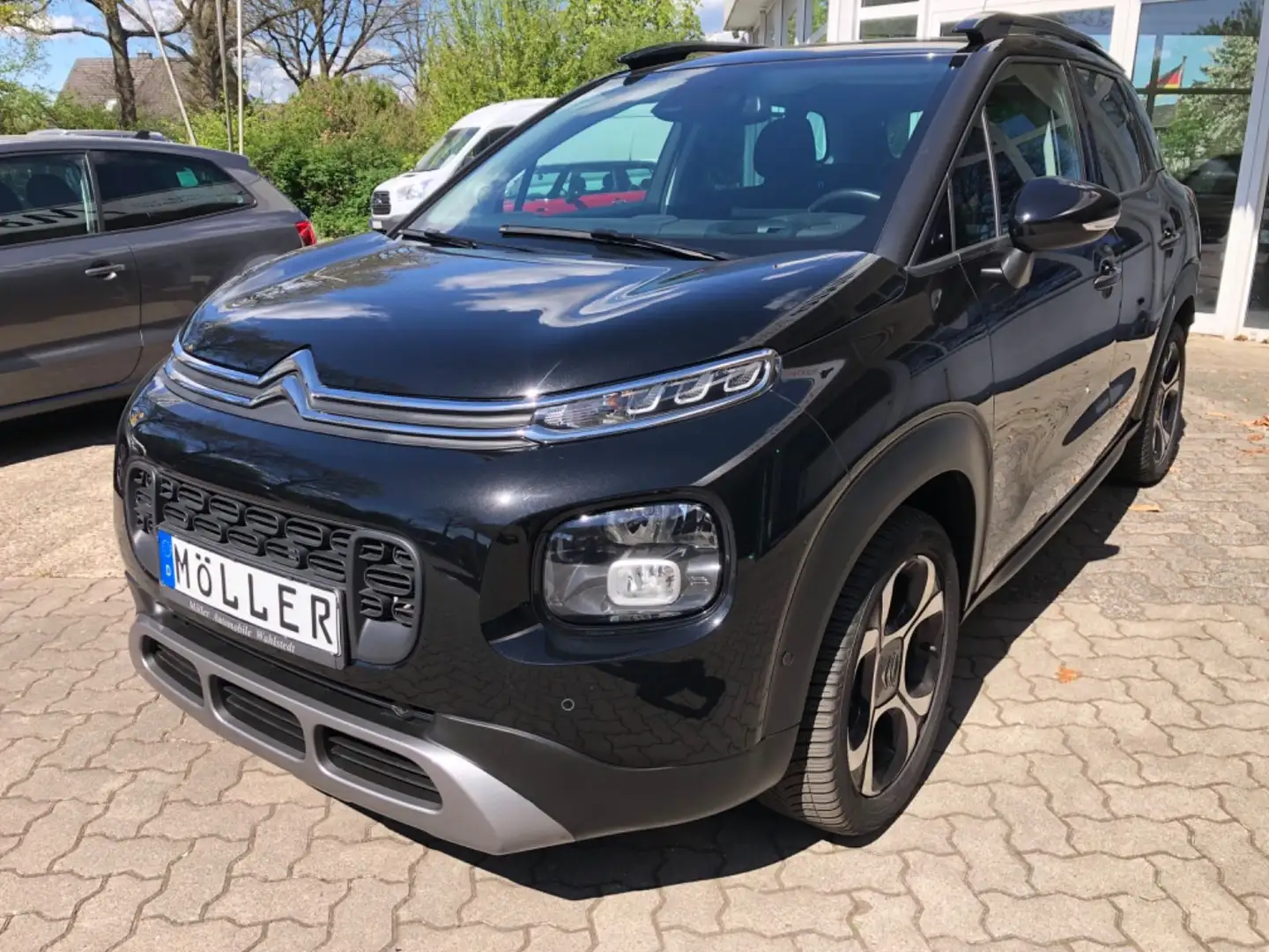 Citroen C3 Aircross BlueHDi 120 Shine Navi Head Up AHK Schwarz - 1