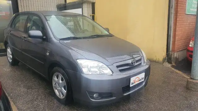 Toyota Corolla 2.0 tdi D-4D 5 porte Sol AUTOMATICA
