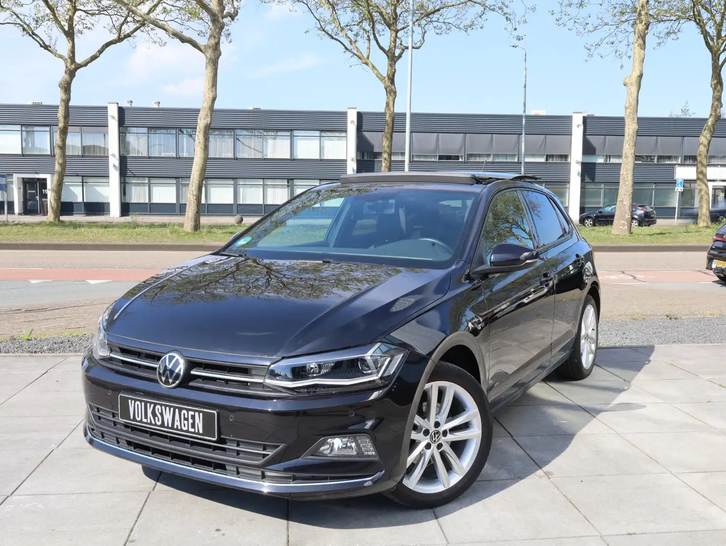 Volkswagen Polo 1.0 TSI Highline Panoramadak | Full LED | Stoelver Zwart - 1