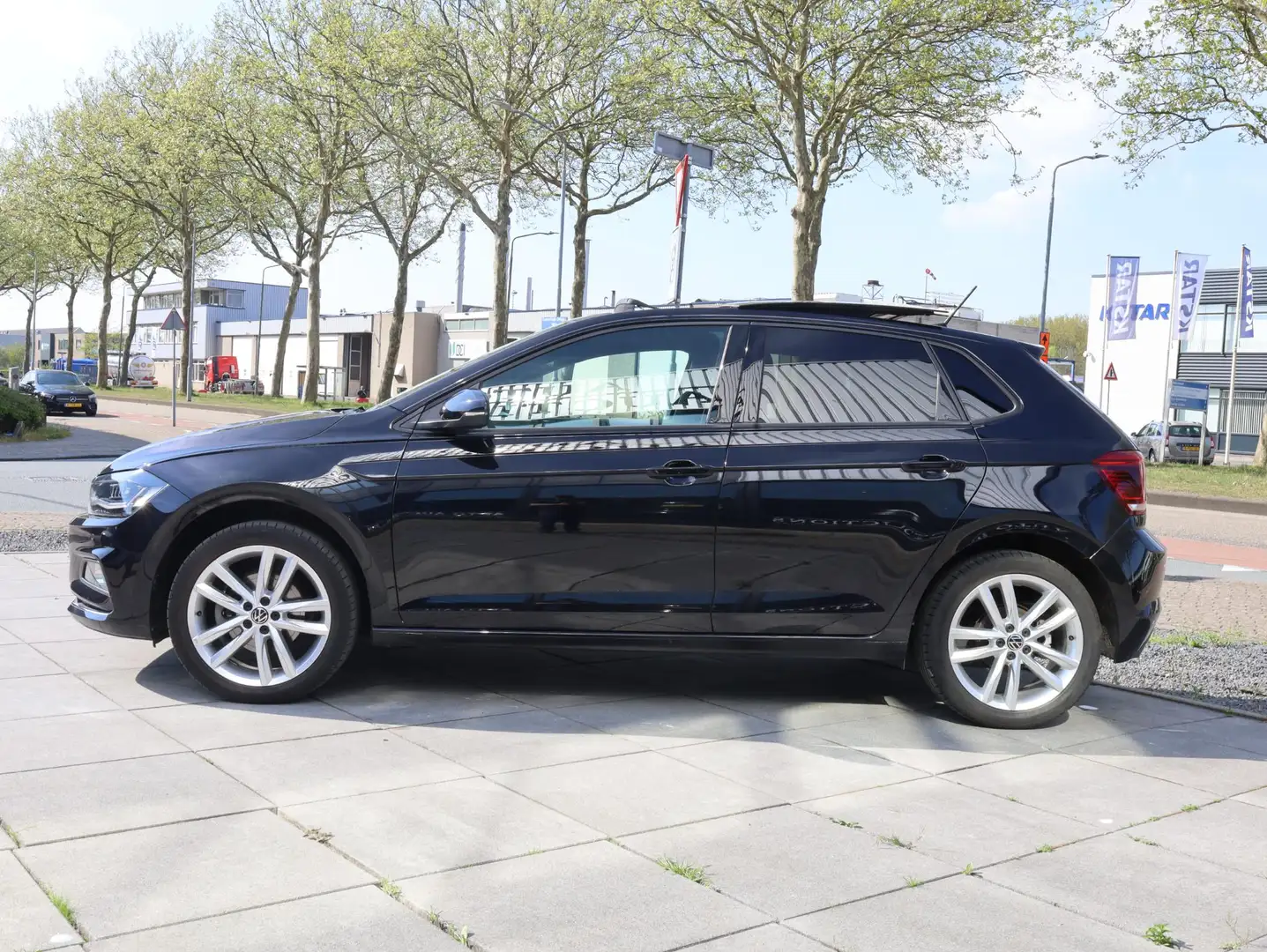 Volkswagen Polo 1.0 TSI Highline Panoramadak | Full LED | Stoelver Zwart - 2