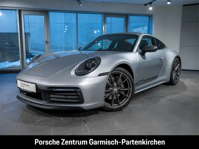Porsche 992 911 Carrera T LenkradHZG Sportsitze