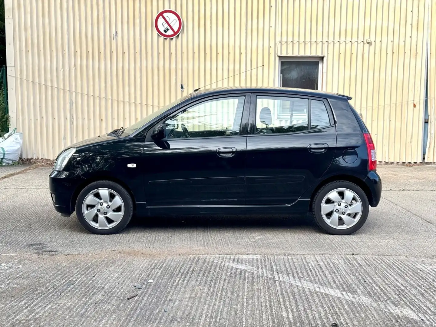 Kia Picanto 1.1 Klima Servo TÜV neu Schwarz - 2