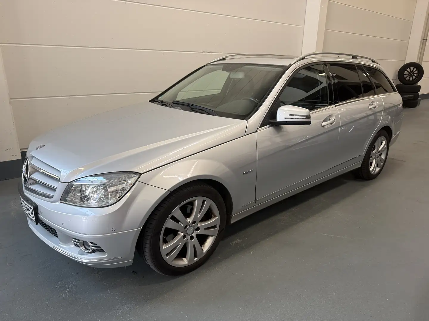 Mercedes-Benz C 180 T CGI Navi*Tempomat*Schiebedach*Xenon*PDC*Sitzheiz Silber - 1