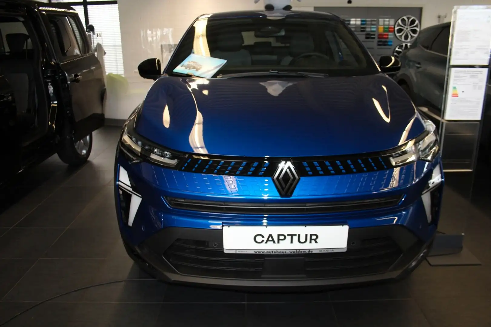 Renault Captur KISS TCe 115 Blau - 2