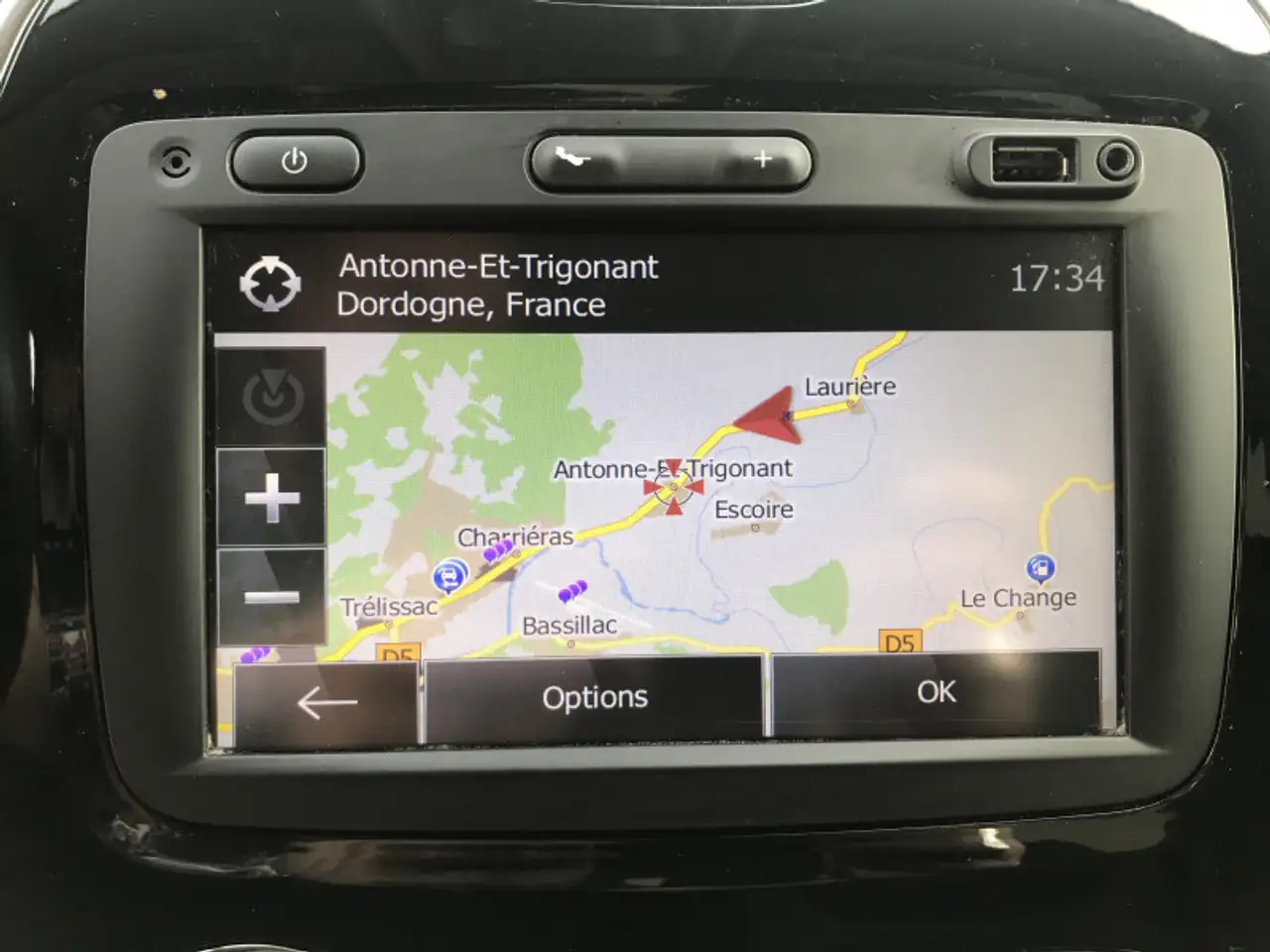 Renault Captur — photo 18
