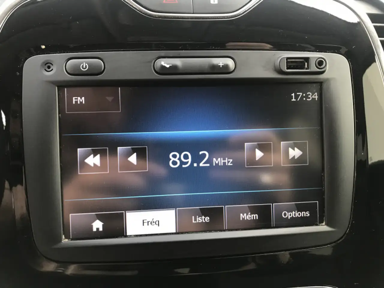 Renault Captur — photo 17