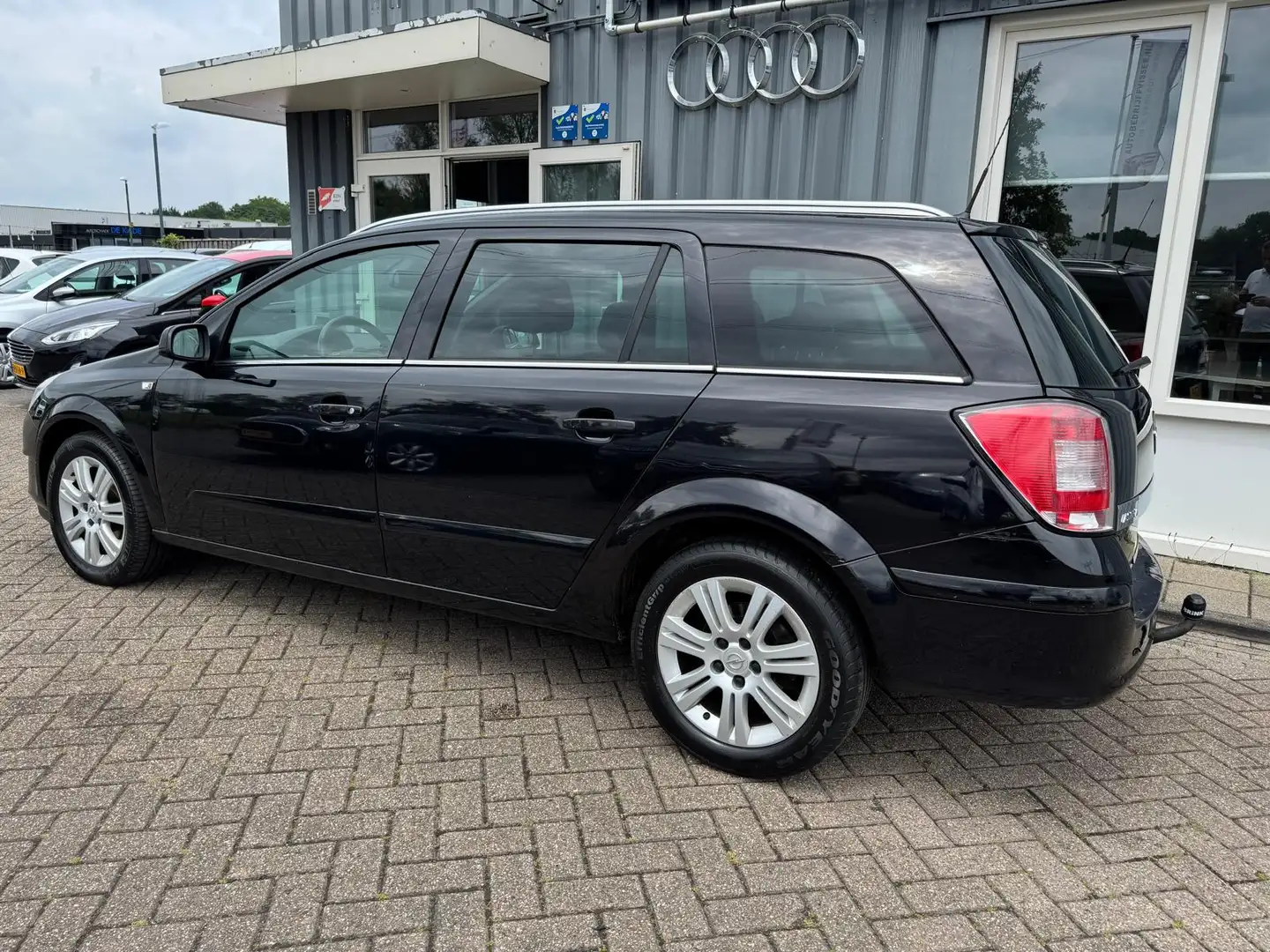 Opel Astra Wagon 1.6 Cosmo Zwart - 2