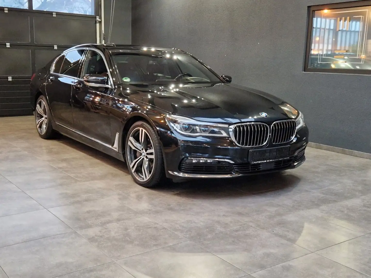 BMW 750 i xDrive*360°Kamera*h&k*Standhzg*Laser* Fekete - 1