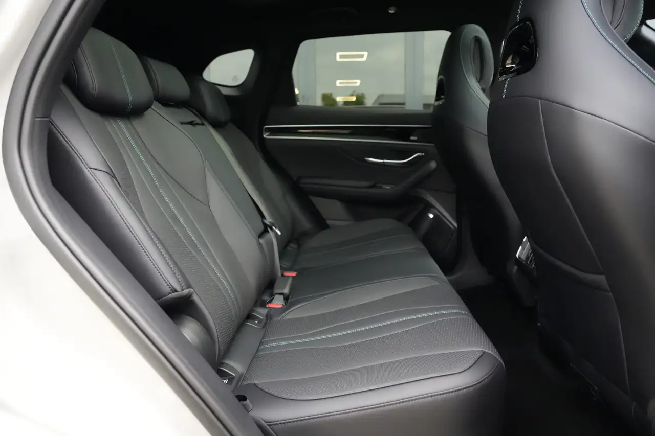 BYD Seal U 1.5 DM-i PHEV AWD Design 324 PK Pano HUD 3, миниатюра 22