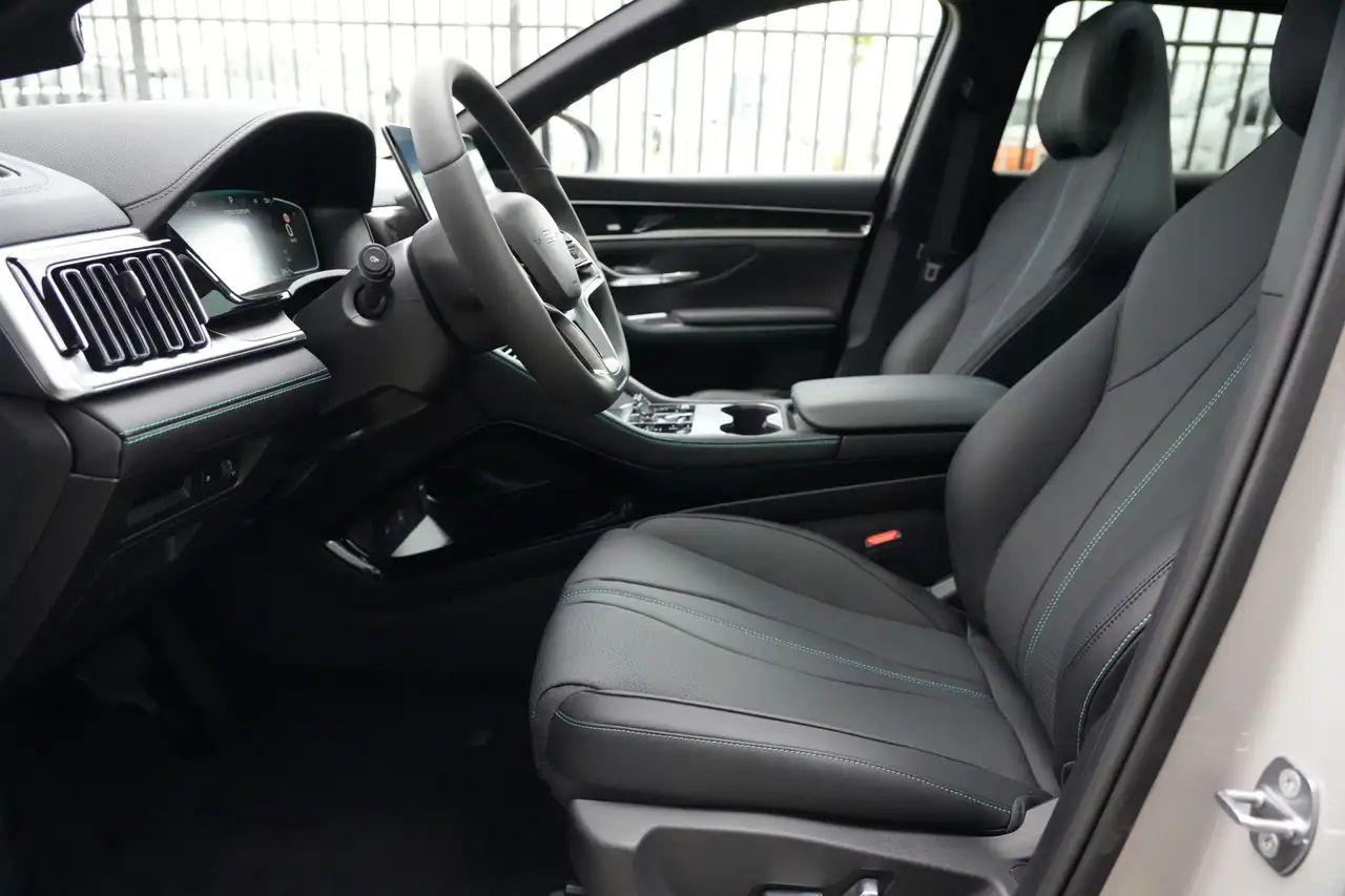 BYD Seal U 1.5 DM-i PHEV AWD Design 324 PK Pano HUD 3, миниатюра 10