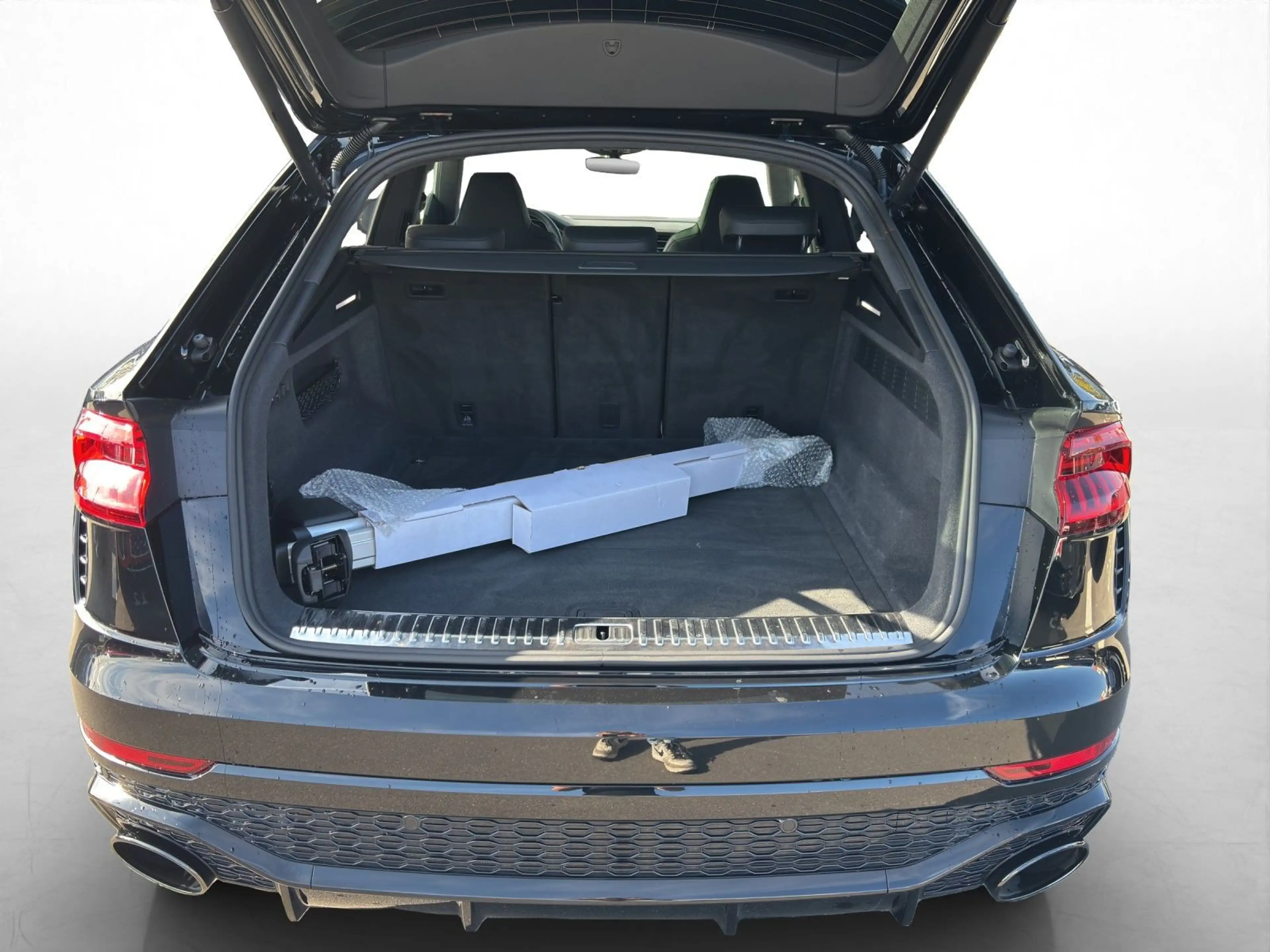 Audi RS Q8 *RS ESSENTIALS*KERAMIK*305 KM/H*RS-ABGAS* — photo 11